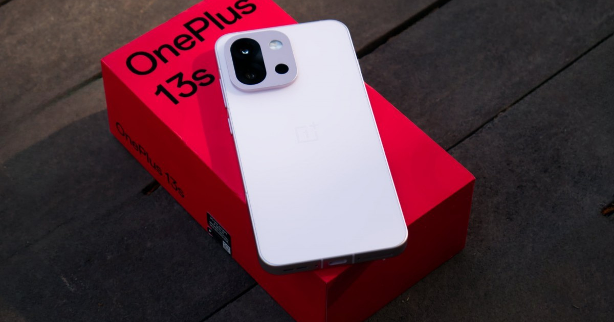 OnePlus 13s Hands on Review