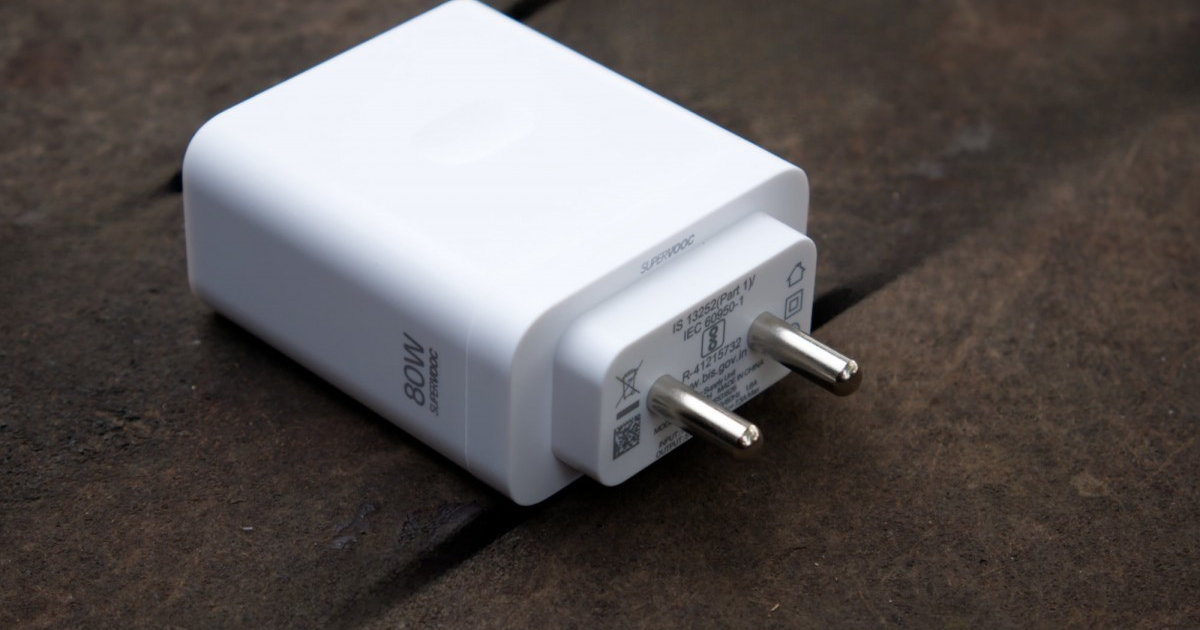 OnePlus 13s battery charger